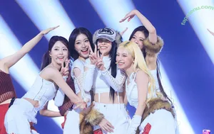 itzy.all.in.us / Shin Yu Na / Yuna ITZY / 유나 nude photo #1165