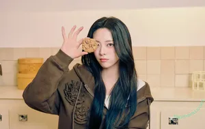 itzy.all.in.us / Shin Yu Na / Yuna ITZY / 유나 nude photo #1202