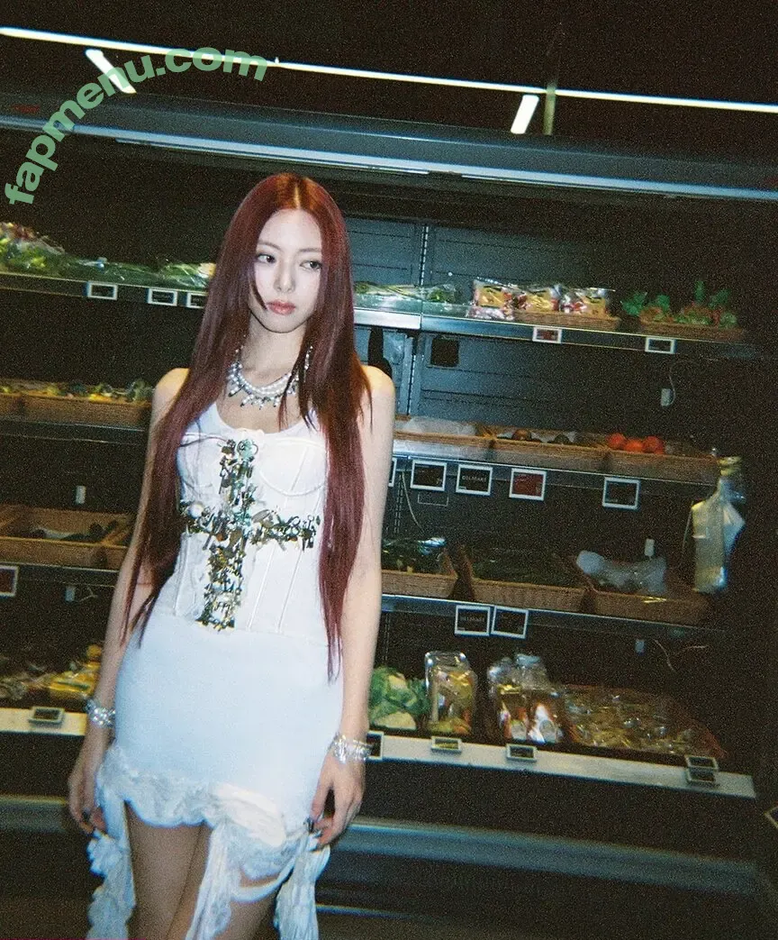 itzy.all.in.us nude photo #1025 (Shin Yu Na / Yuna ITZY / 유나)
