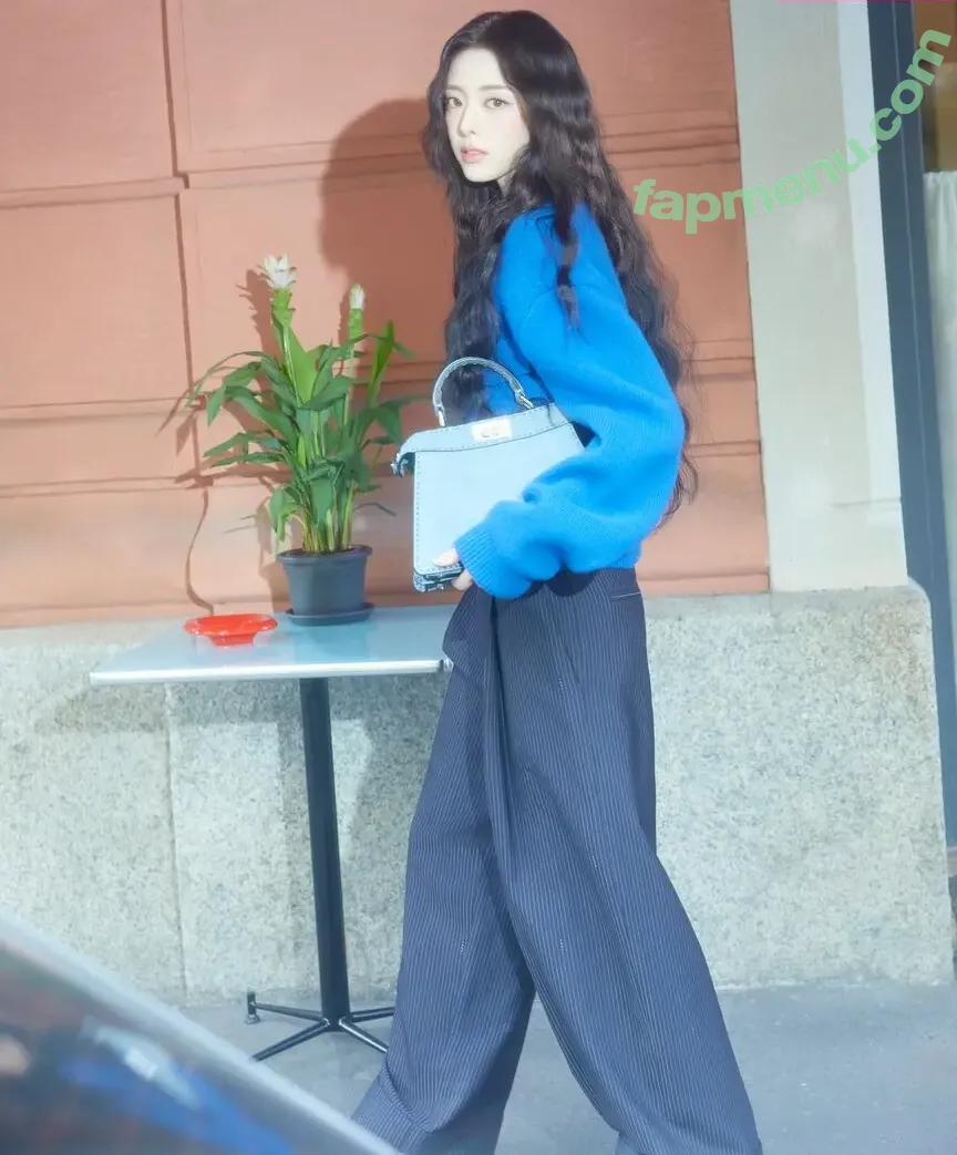 itzy.all.in.us nude photo #1029 (Shin Yu Na / Yuna ITZY / 유나)