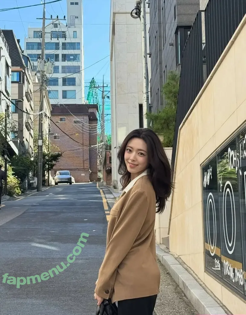 itzy.all.in.us nude photo #1041 (Shin Yu Na / Yuna ITZY / 유나)