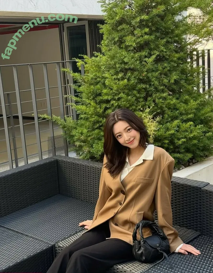 itzy.all.in.us nude photo #1042 (Shin Yu Na / Yuna ITZY / 유나)