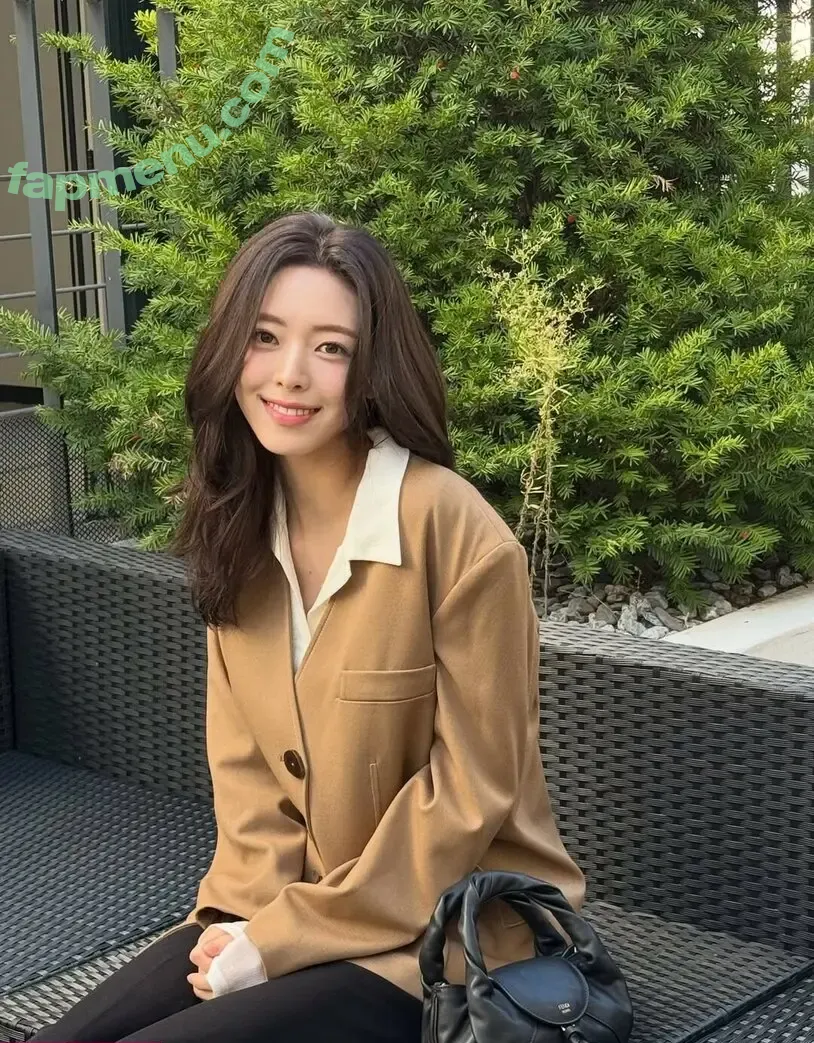 itzy.all.in.us nude photo #1044 (Shin Yu Na / Yuna ITZY / 유나)