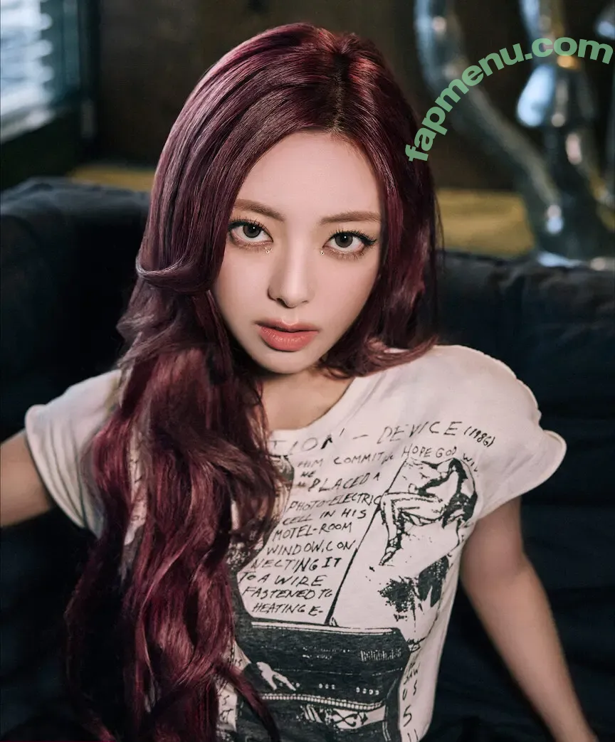 itzy.all.in.us nude photo #1070 (Shin Yu Na / Yuna ITZY / 유나)