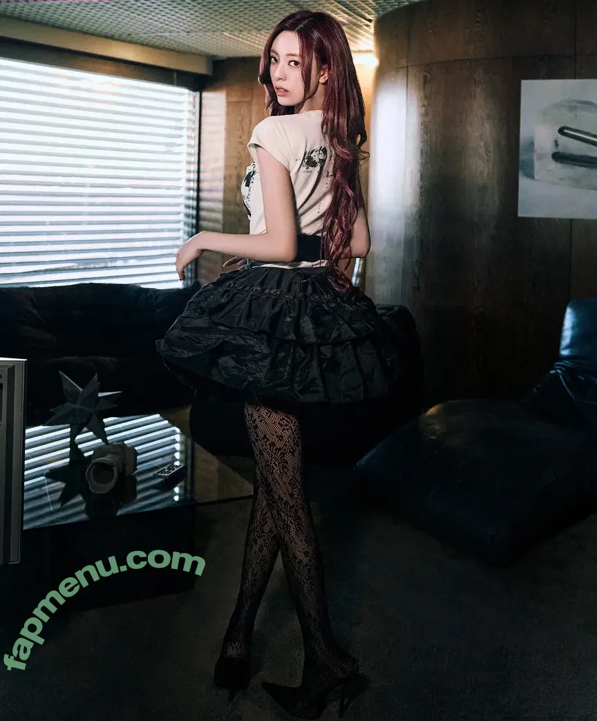 itzy.all.in.us nude photo #1073 (Shin Yu Na / Yuna ITZY / 유나)