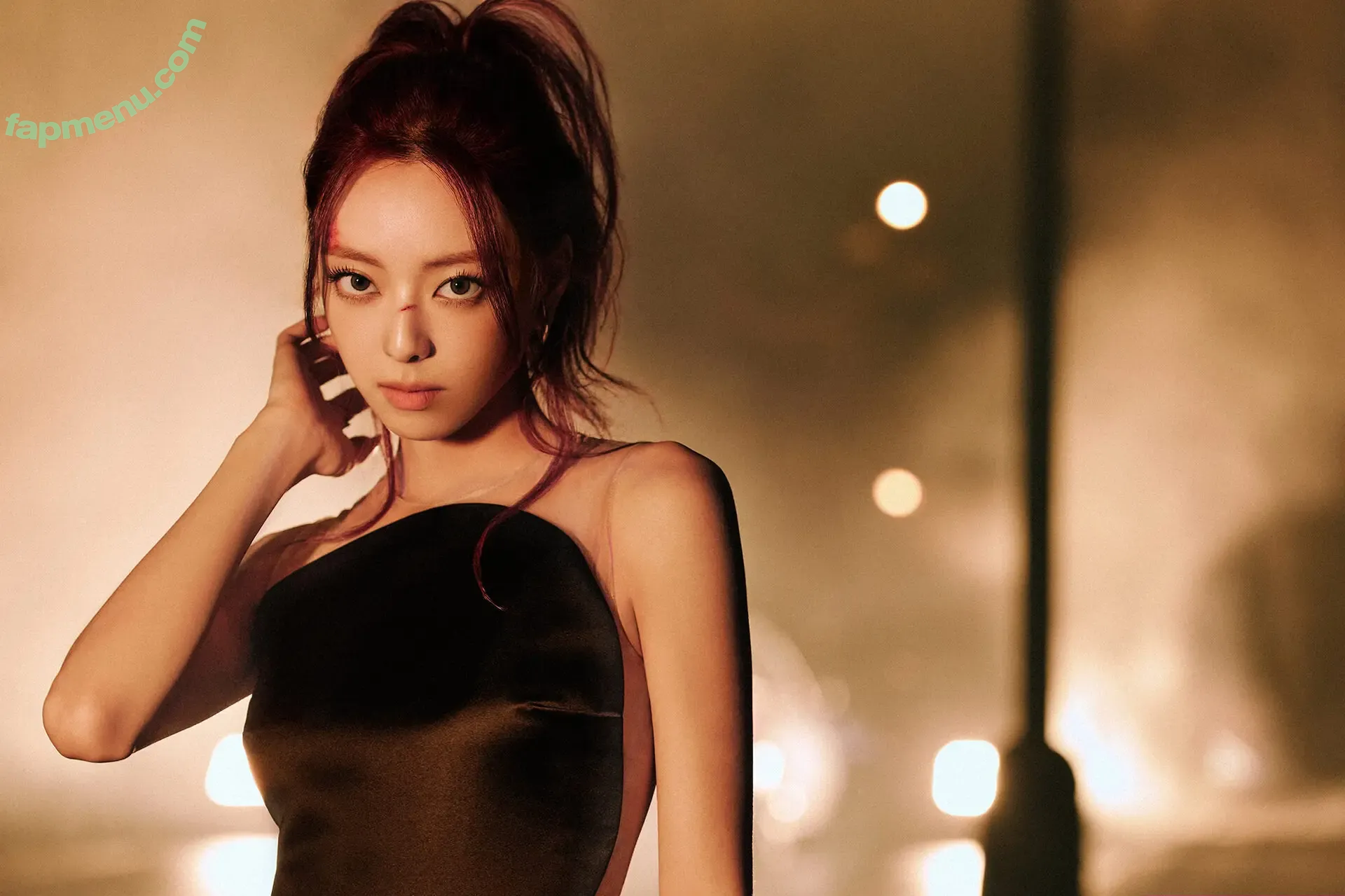 itzy.all.in.us nude photo #1074 (Shin Yu Na / Yuna ITZY / 유나)