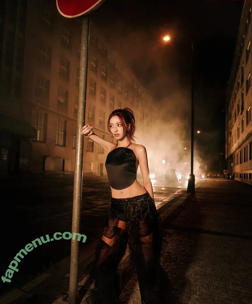 itzy.all.in.us nude photo #1077 (Shin Yu Na / Yuna ITZY / 유나)