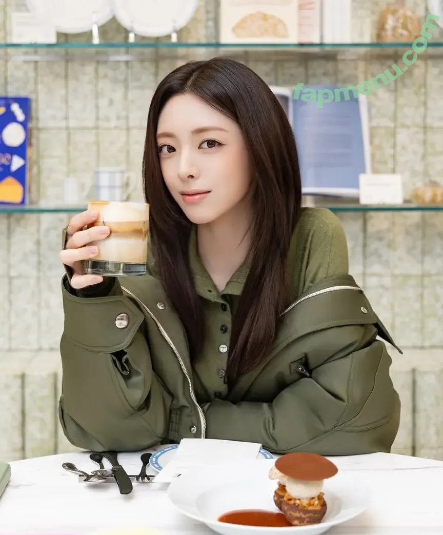 itzy.all.in.us nude photo #1079 (Shin Yu Na / Yuna ITZY / 유나)