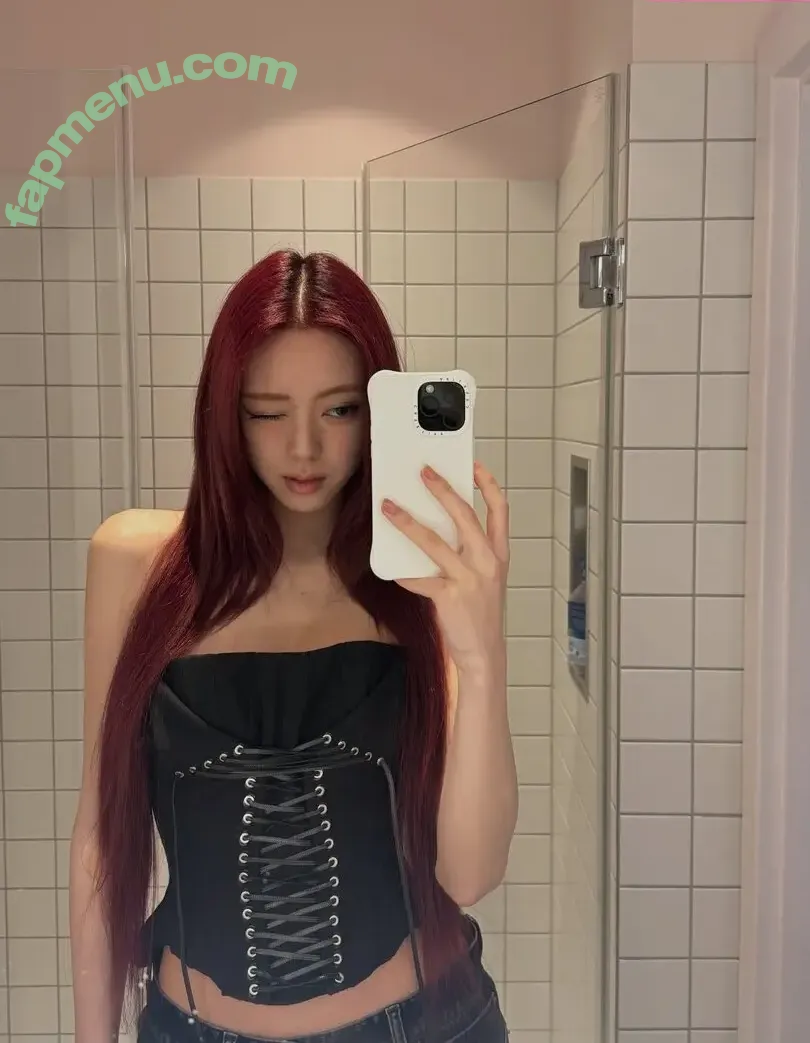 itzy.all.in.us nude photo #1100 (Shin Yu Na / Yuna ITZY / 유나)