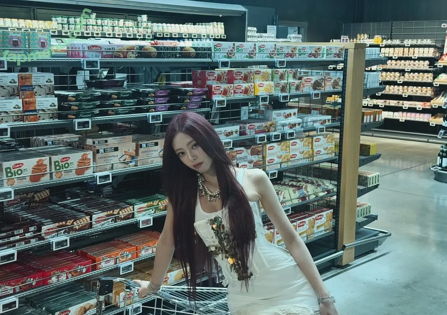 itzy.all.in.us nude photo #1104 (Shin Yu Na / Yuna ITZY / 유나)