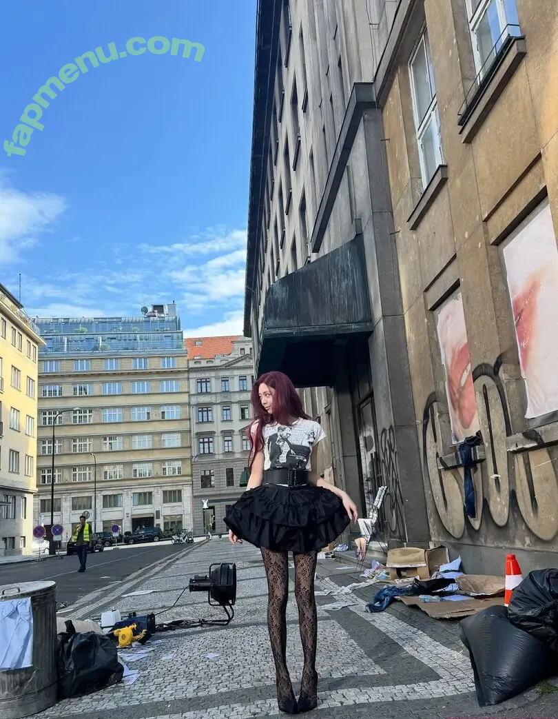 itzy.all.in.us nude photo #1107 (Shin Yu Na / Yuna ITZY / 유나)