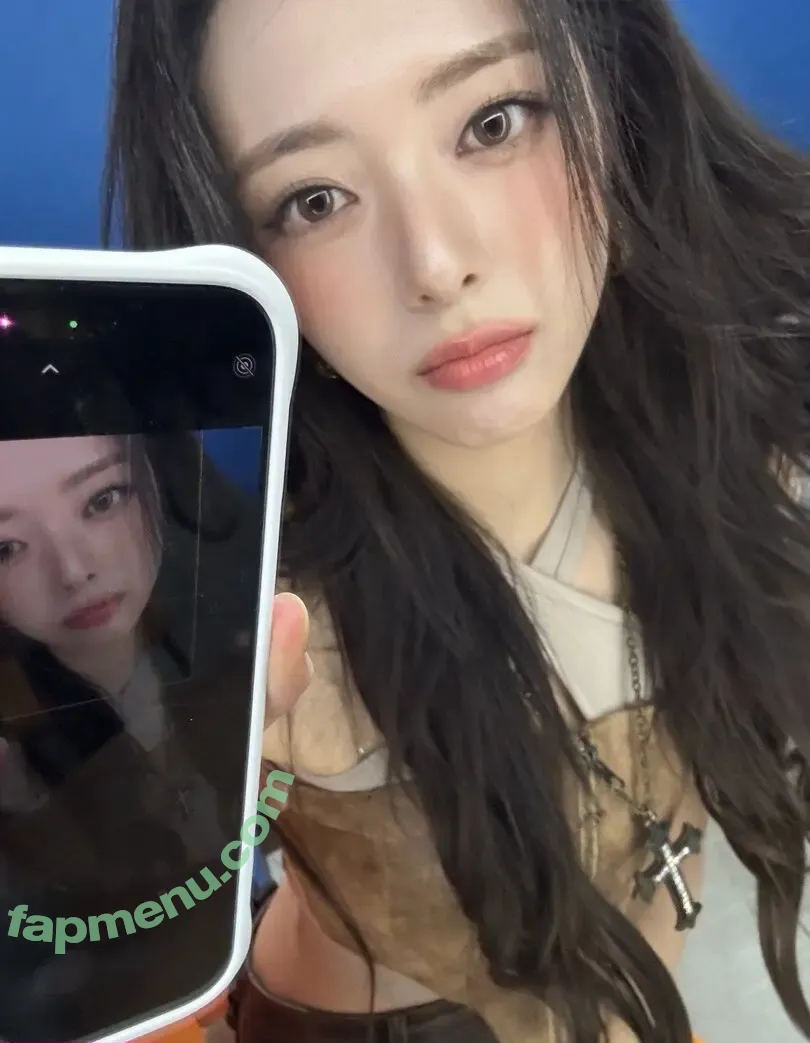 itzy.all.in.us nude photo #1137 (Shin Yu Na / Yuna ITZY / 유나)