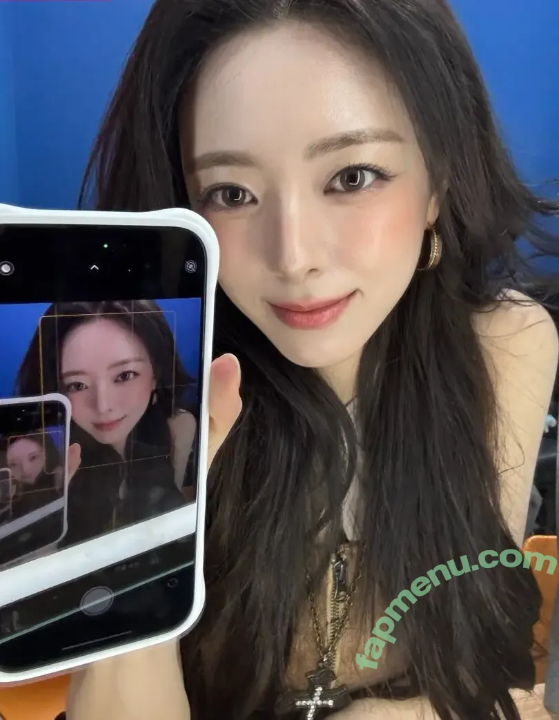 itzy.all.in.us nude photo #1138 (Shin Yu Na / Yuna ITZY / 유나)