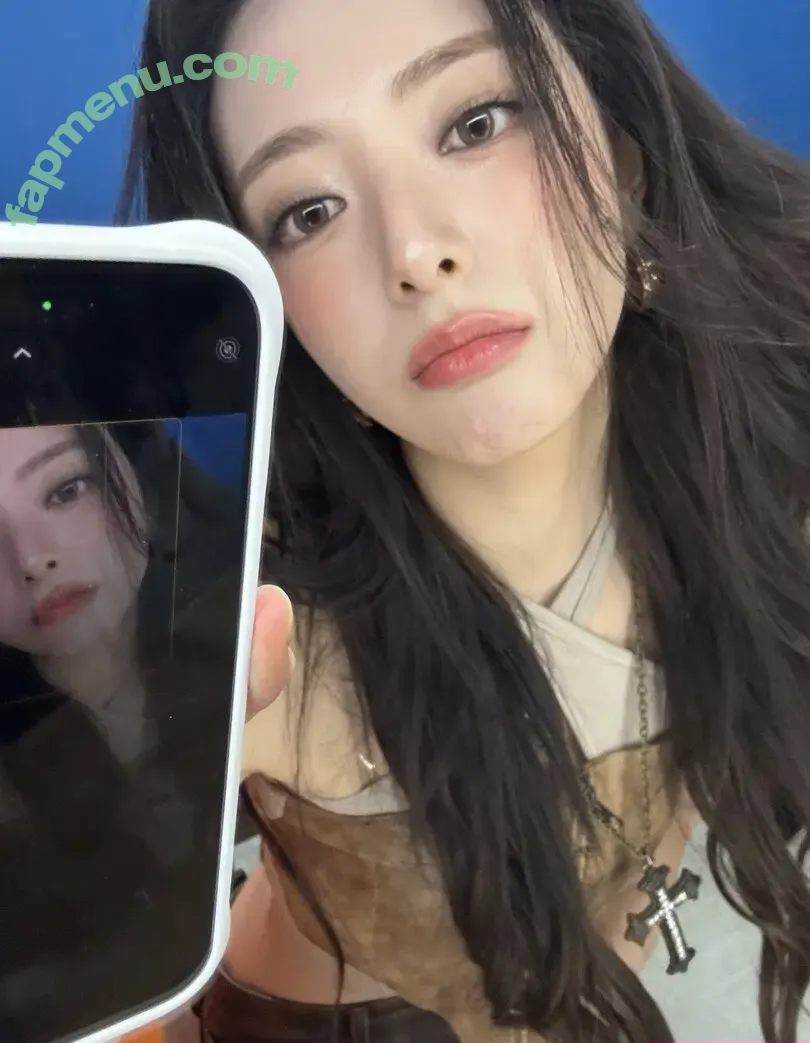 itzy.all.in.us nude photo #1139 (Shin Yu Na / Yuna ITZY / 유나)