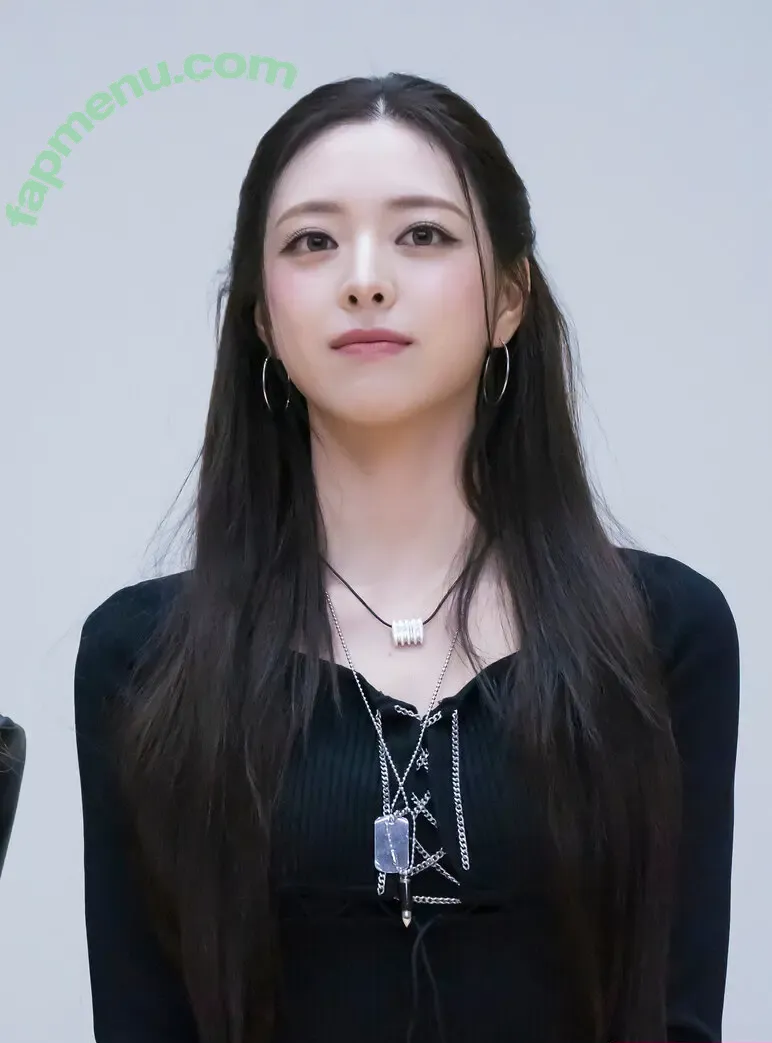 itzy.all.in.us nude photo #1150 (Shin Yu Na / Yuna ITZY / 유나)