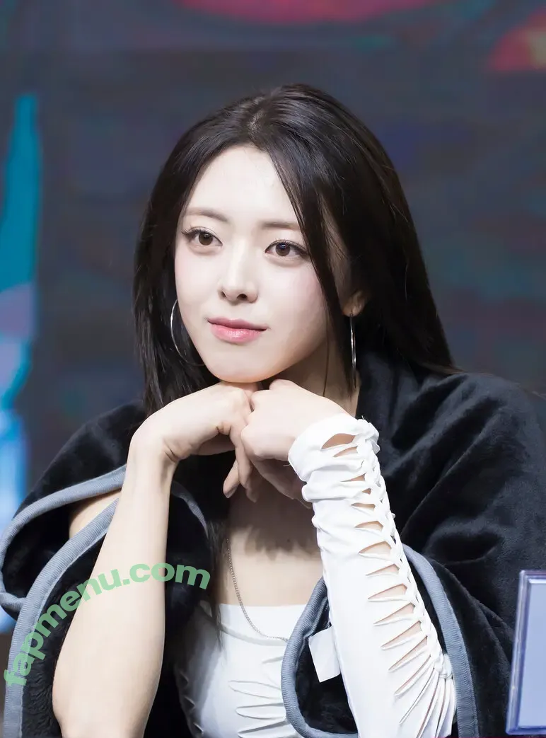 itzy.all.in.us nude photo #1158 (Shin Yu Na / Yuna ITZY / 유나)