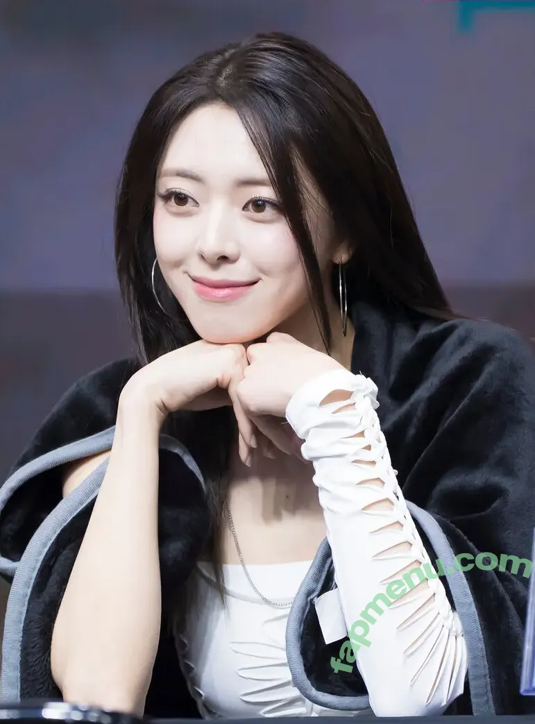 itzy.all.in.us nude photo #1160 (Shin Yu Na / Yuna ITZY / 유나)