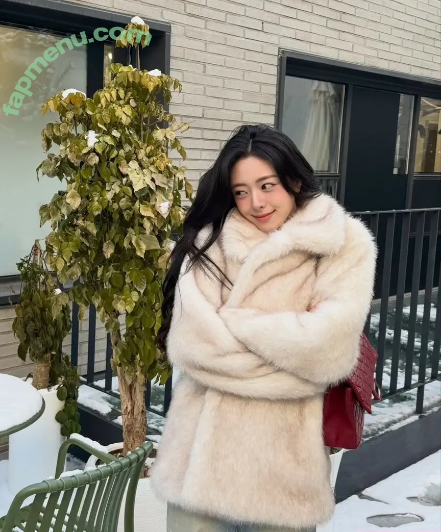 itzy.all.in.us nude photo #1183 (Shin Yu Na / Yuna ITZY / 유나)