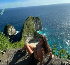 iuliagyrbu / mia / miagirl007 nude photo #0538