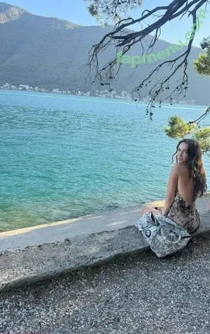 iuliagyrbu / mia / miagirl007 nude photo #0543