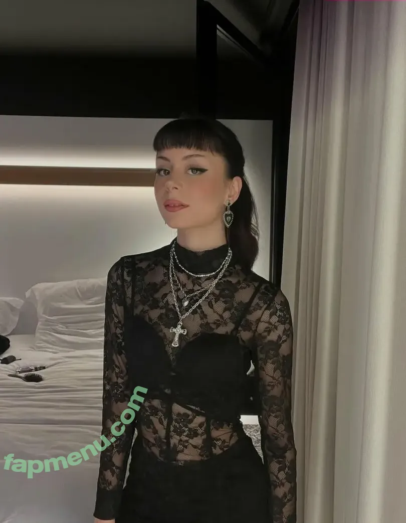 iunanovaa nude photo #0027 (ivannavega)