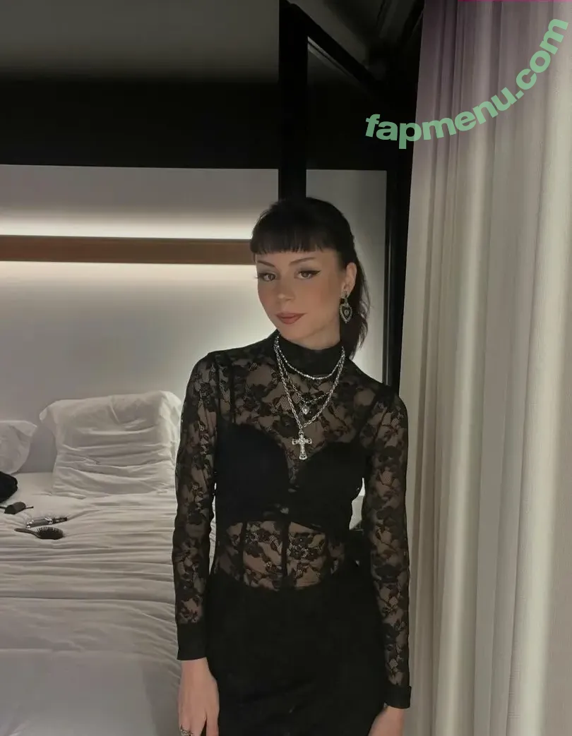 iunanovaa nude photo #0028 (ivannavega)