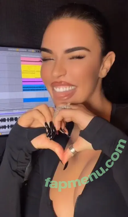 Ivana Knoll nude photo #0506 (knolldoll)