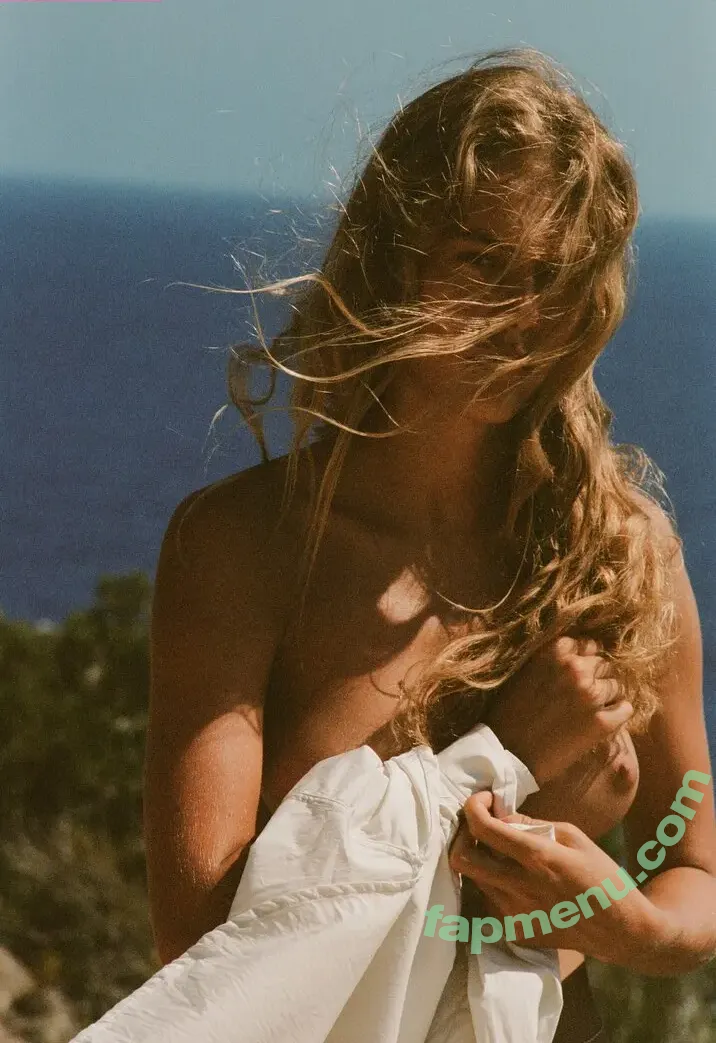Ivanka Smilenko nude photo #0003 (ivankapeach / ivankasmilenko)