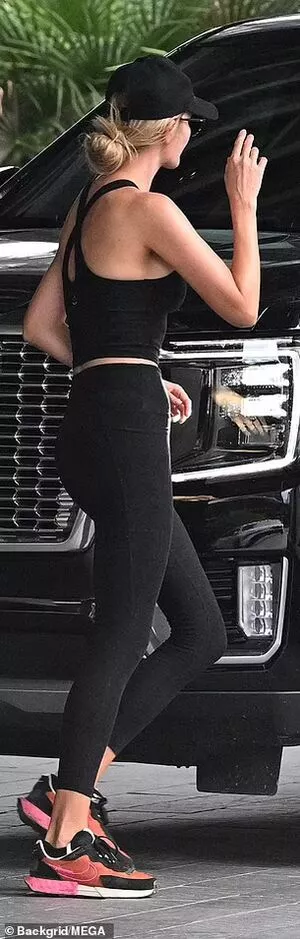 Ivanka Trump / IvankaTrump nude photo #0244