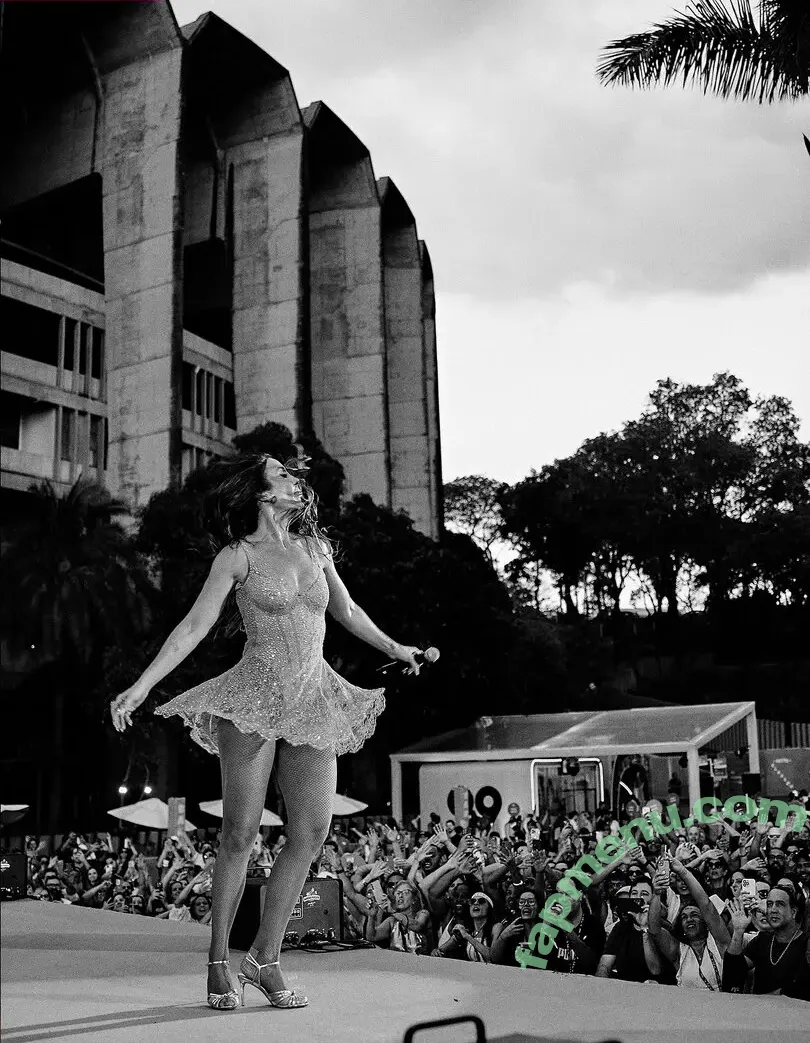 Ivete Sangalo nude photo #0084 (iammagicboy / ivetesangalo)