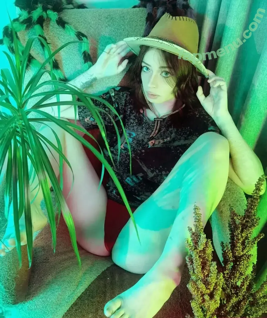 IvyDavis nude photo #0009 (Radish_Girl / radishhh69)