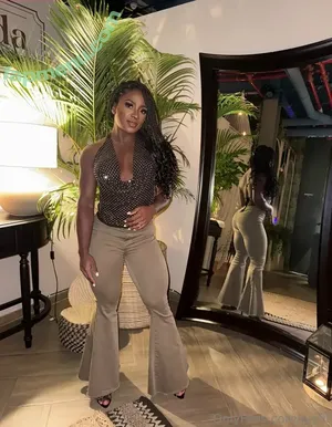 ivyfit / AriiGalaxyy / ivonnefit / soychocofit nude photo #0004