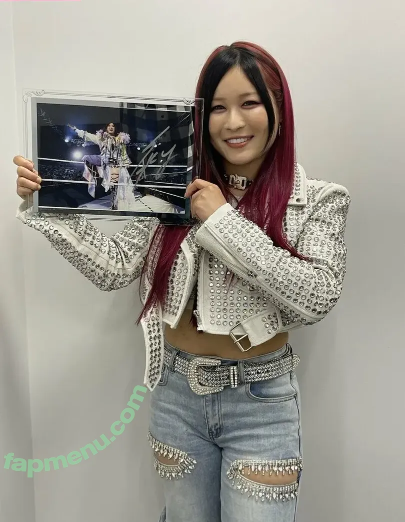 Iyo Sky nude photo #0984 (Io Shirai / iyoaghedo)