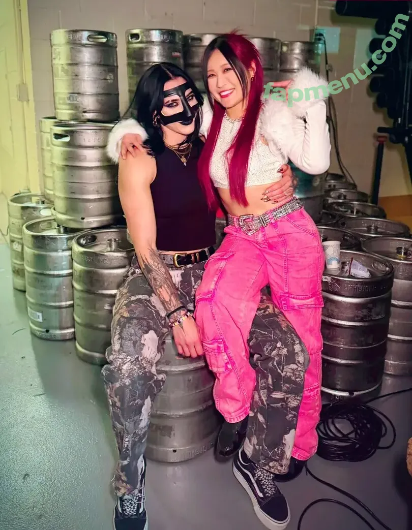 Iyo Sky nude photo #1012 (Io Shirai / iyoaghedo)