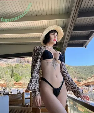 iz_bendim / tamarabojanic nude photo #0014