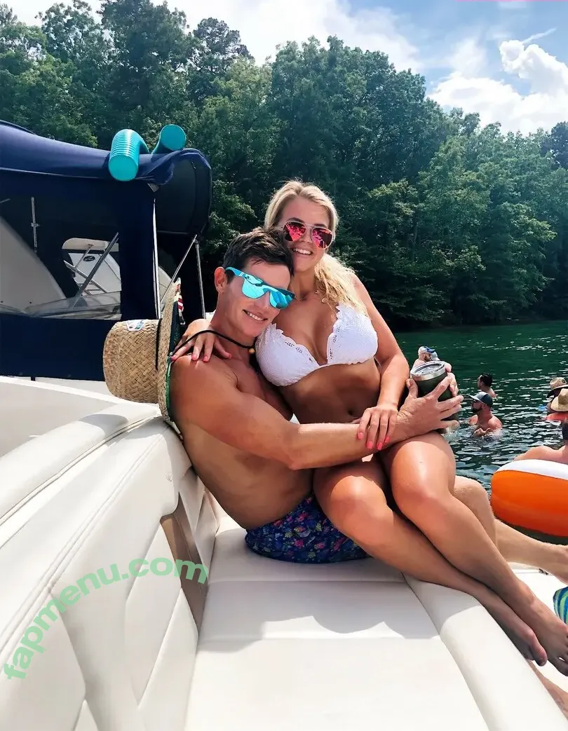 Iza Leslie nude photo #0148 (izaleslie / izzybaby34)