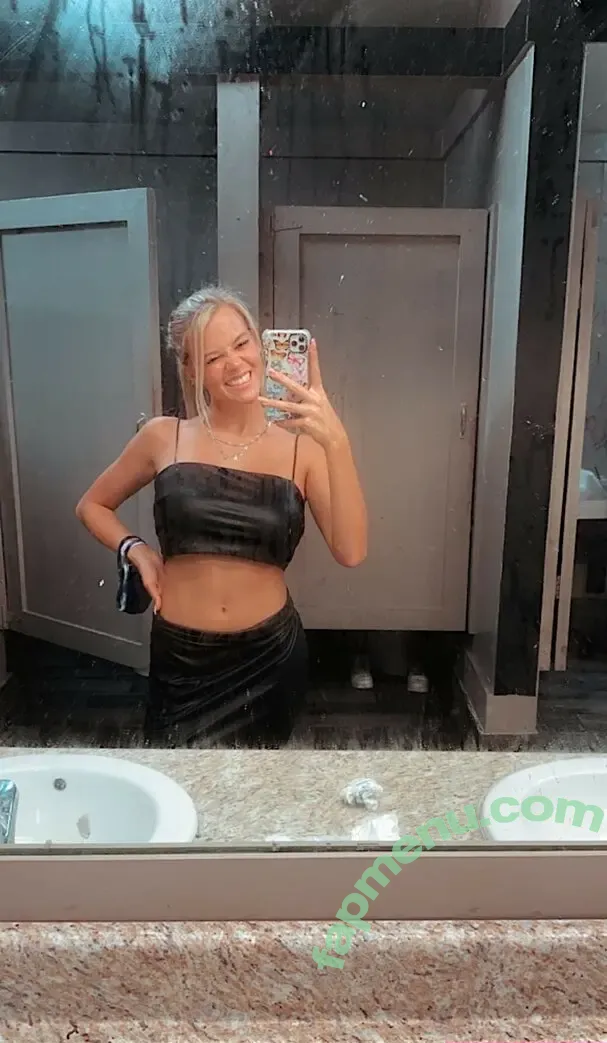 Iza Leslie nude photo #0183 (izaleslie / izzybaby34)