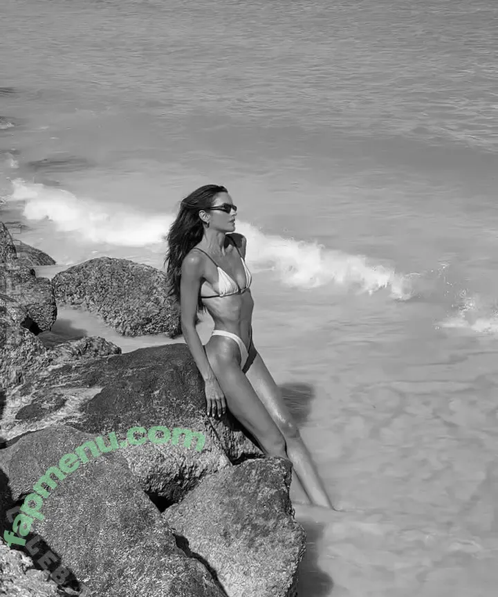 Izabel Goulart nude photo #1001 (iza_goulart / izabel_goulart / izabelgoulart)