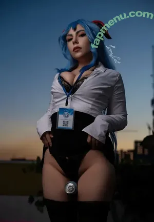 Izmacat / izma.cat nude photo #0082