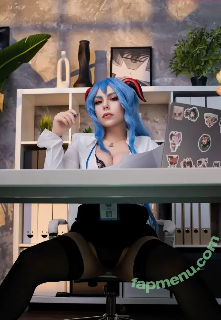 Izmacat nude photo #0090 (izma.cat)