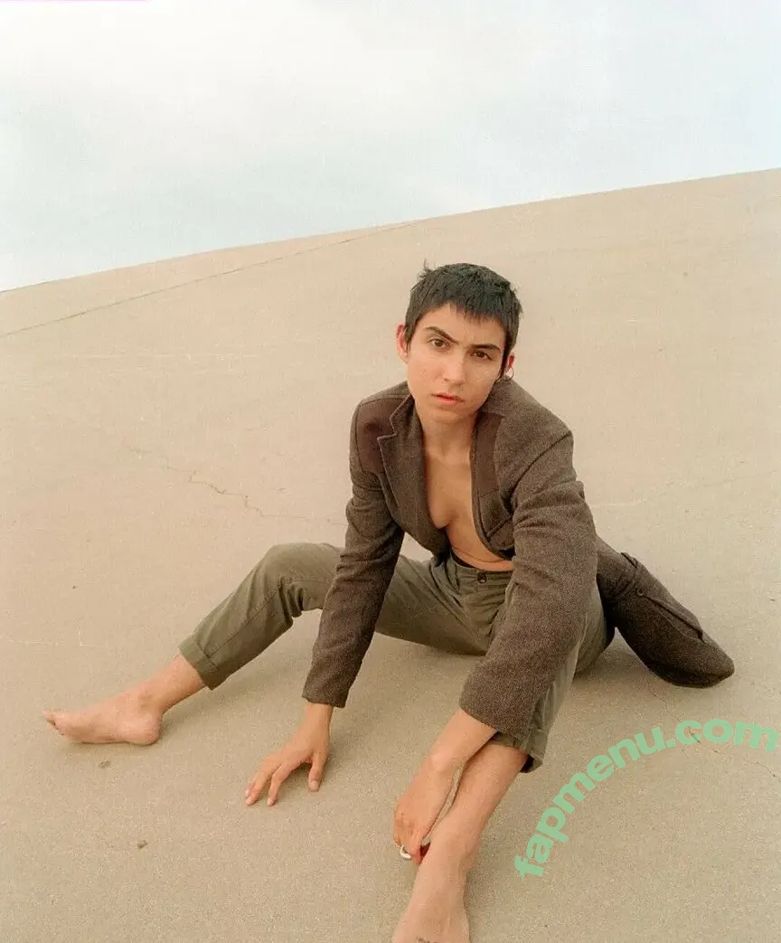 Izzi Rojas nude photo #0037 (actorwho_lovesyou / is_he_rojas)