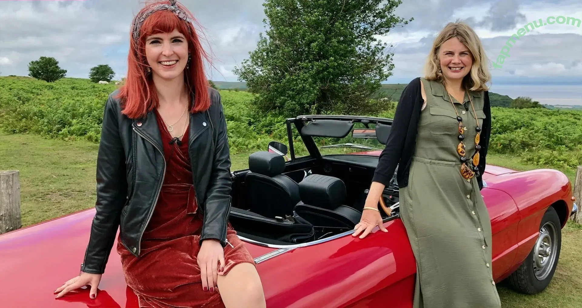 Izzie Balmer nude photo #0036 (izziedot)