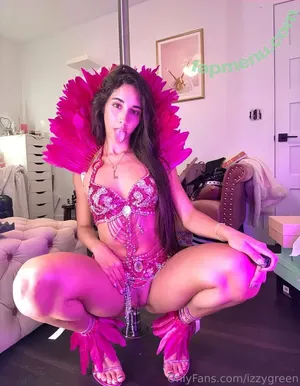 Izzy Green / Lazybutnotwithyou / abellaskies / izzygreen / izzyygreenn.xo nude photo #0038