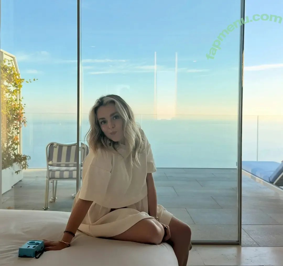 Izzy Hammond nude photo #0059 (izzyhammondx)