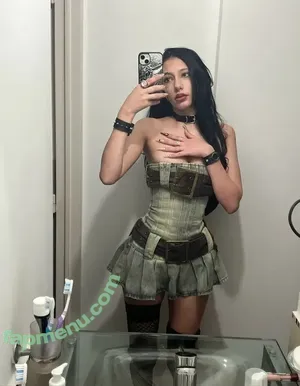 izzy.lavigne / eladrielizzy nude photo #0007