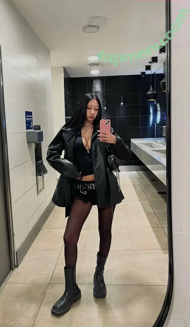 izzy.lavigne nude photo #0017 (eladrielizzy)