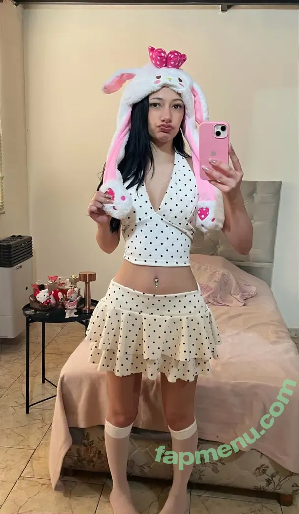 izzy.lavigne nude photo #0026 (eladrielizzy)