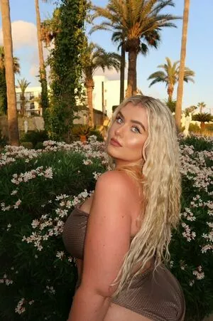 Izzy Nicholls / isabelnichollsnall nude photo #0002