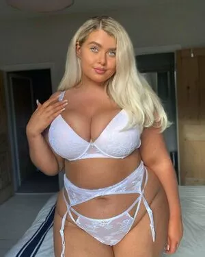 Izzy Nicholls / isabelnichollsnall nude photo #0010