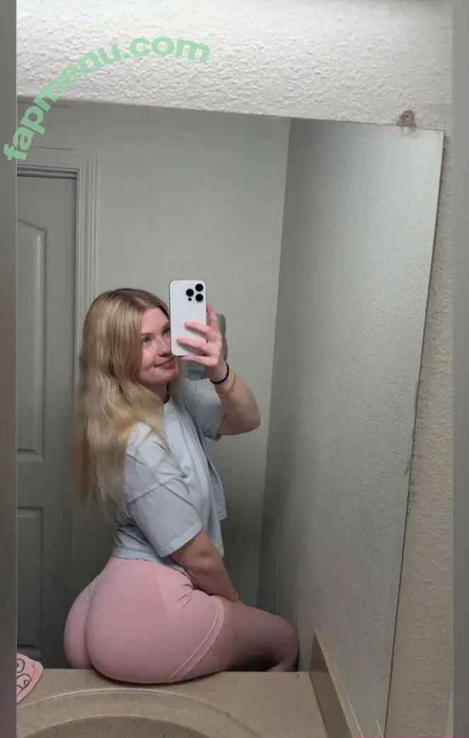 Izzy Nicole nude photo #0012 (Izzyynicolee / izzyluvaa / lilyrose8009)